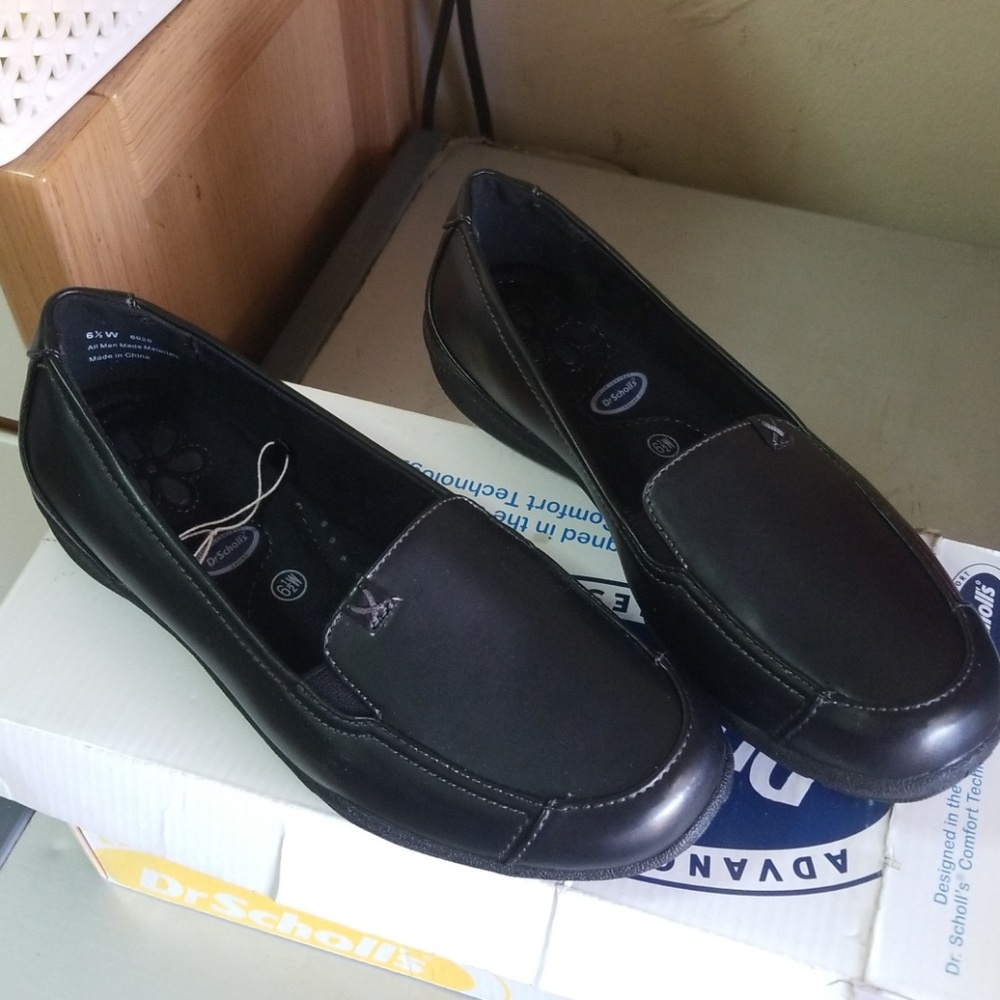 Dr. Scholl's shoes. Never worn. New with box
